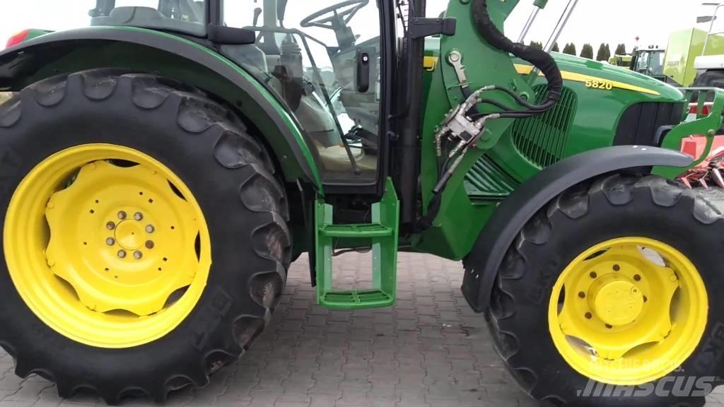 John Deere 5820 Трактори