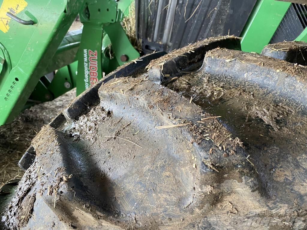 John Deere 6110M Трактори
