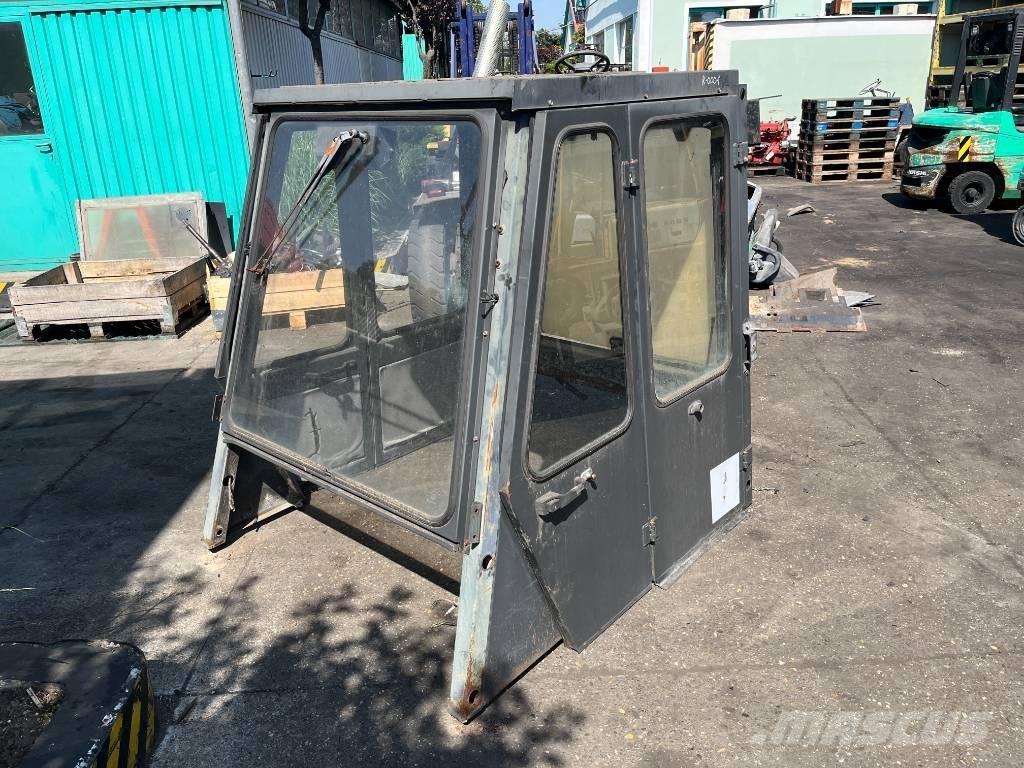 Nissan CABIN W-1038 Кабина