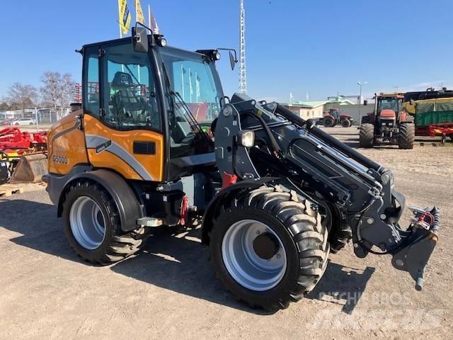 GiANT G5000 tele Телескопични товарачи за селското стопанство