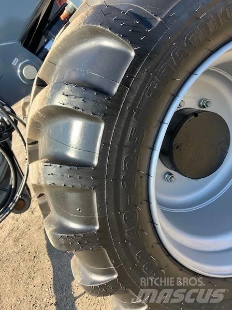 GiANT G5000 tele Телескопични товарачи за селското стопанство