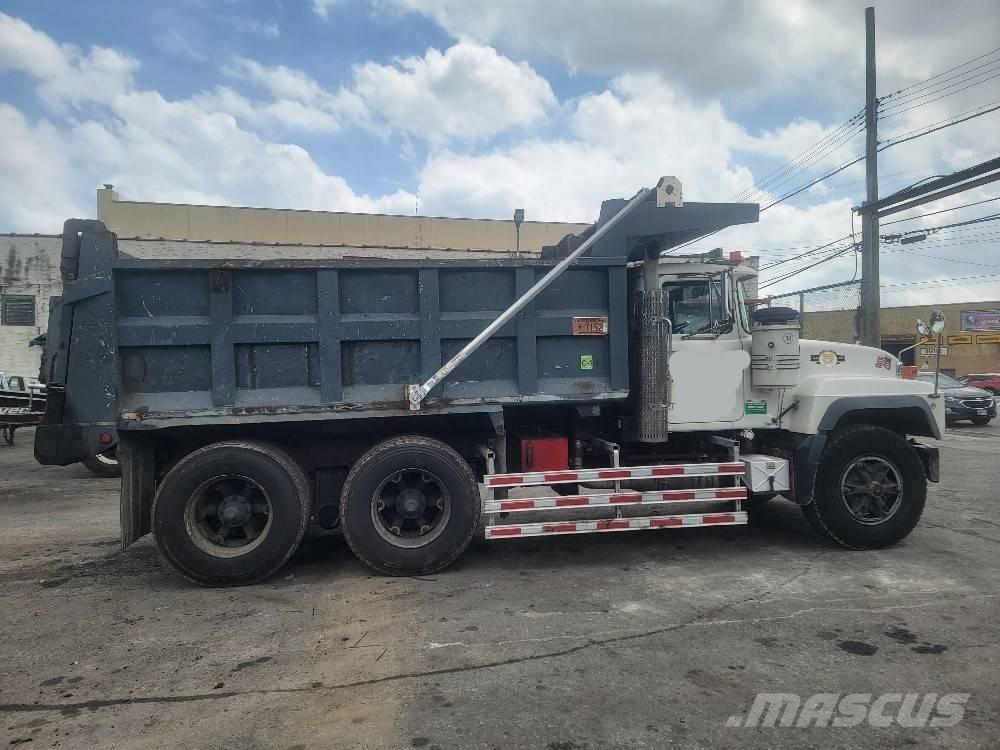 Mack RD 688 SX Самосвал