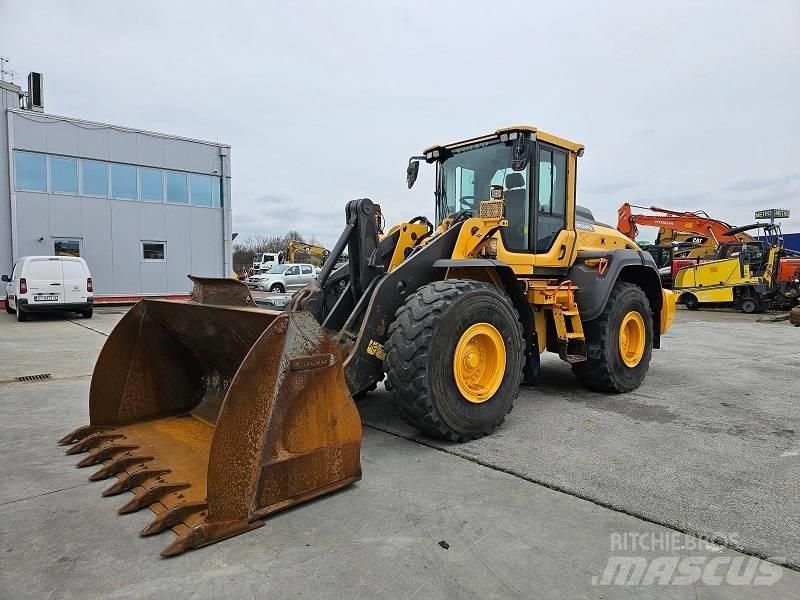 Volvo L 120 H Колесни товарачи