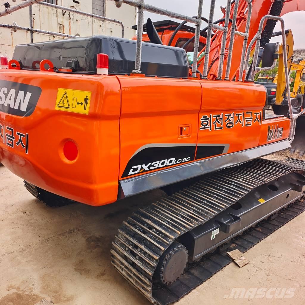 Doosan DX 300 Верижен екскаватор