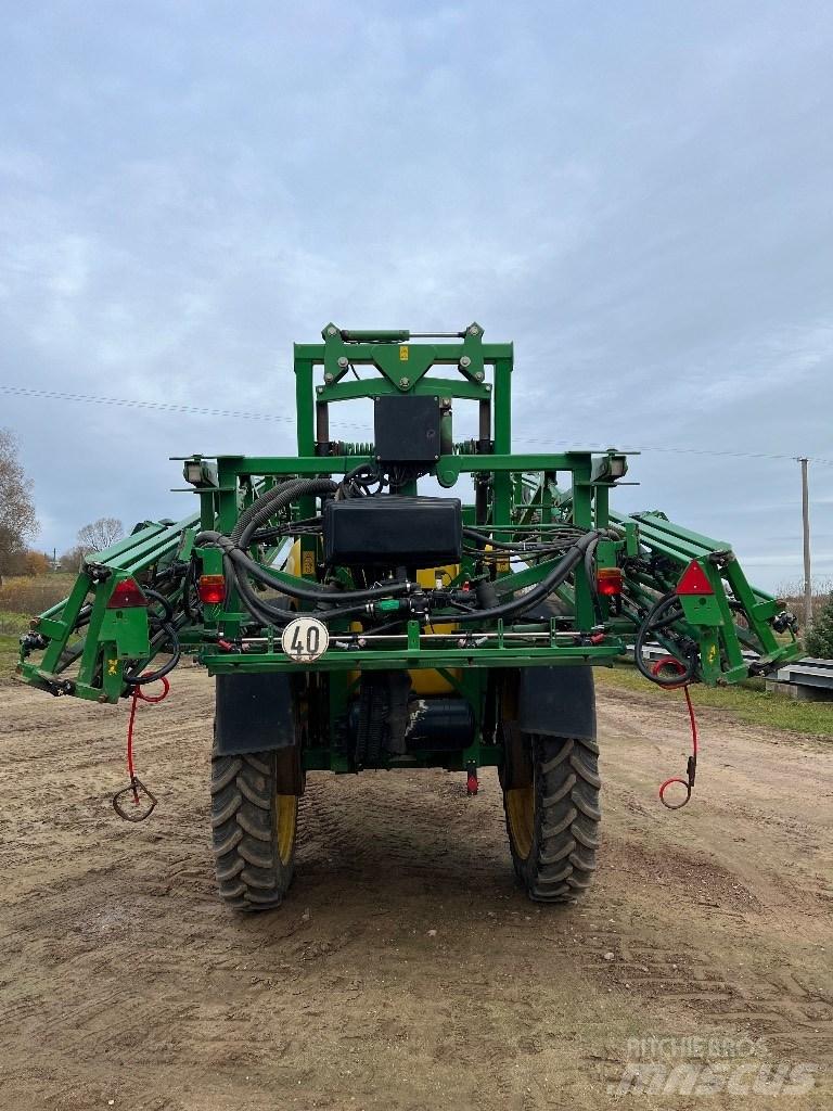 John Deere 740 Прикачни пръскачки
