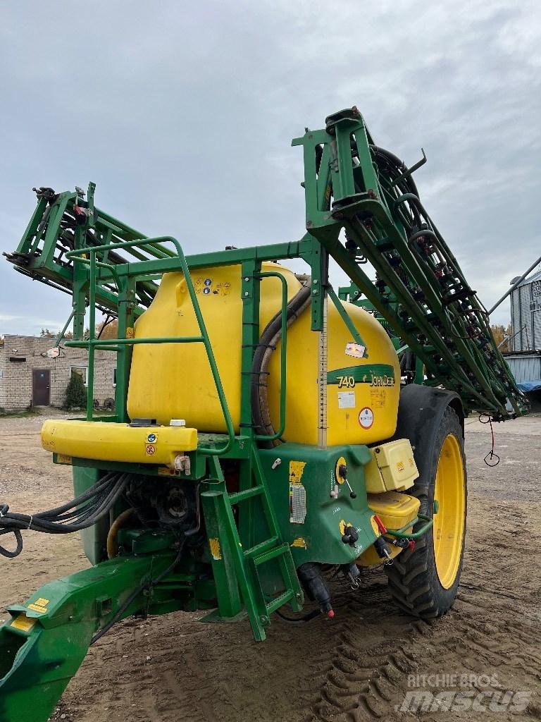 John Deere 740 Прикачни пръскачки
