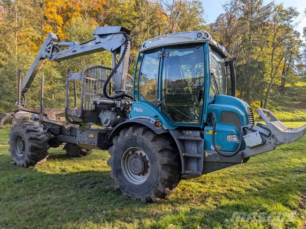 Pfanzelt Felix Форуардери