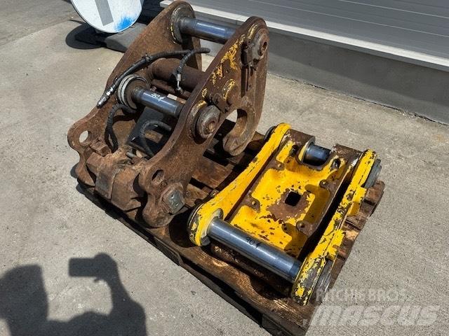 Liebherr R 906 Товарачи със заден ескаватор