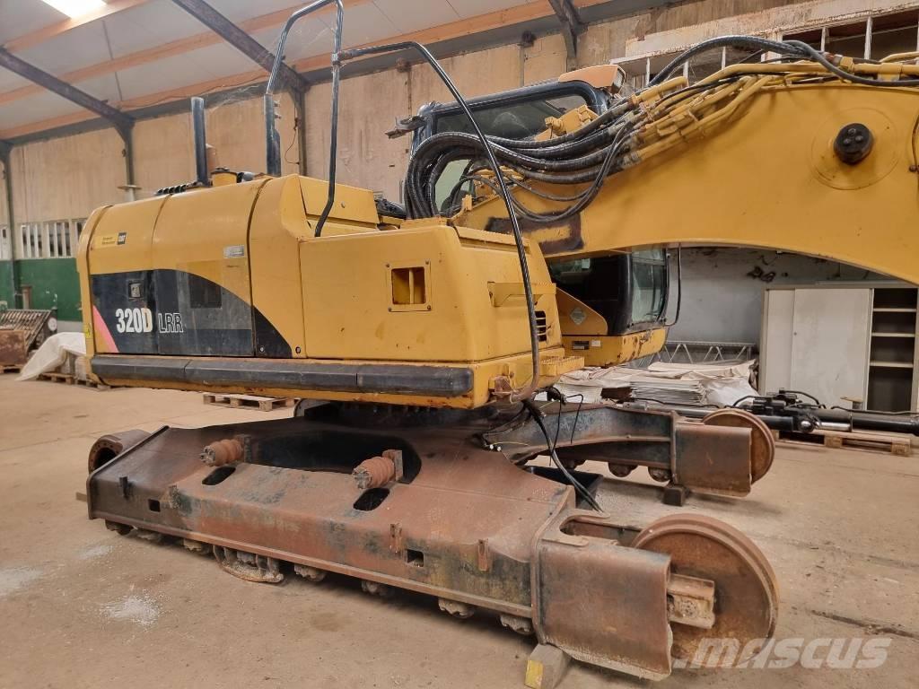 CAT 320 D FOR PARTS Верижен екскаватор