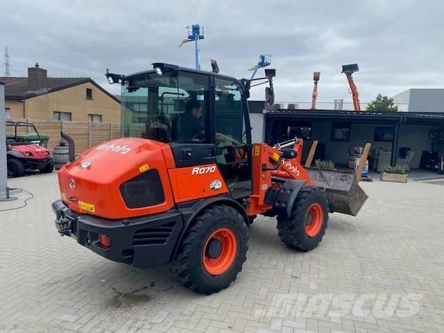 Kubota R 070 Колесни товарачи