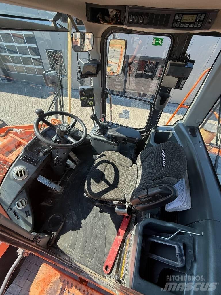 Doosan DL 300-3 Колесни товарачи