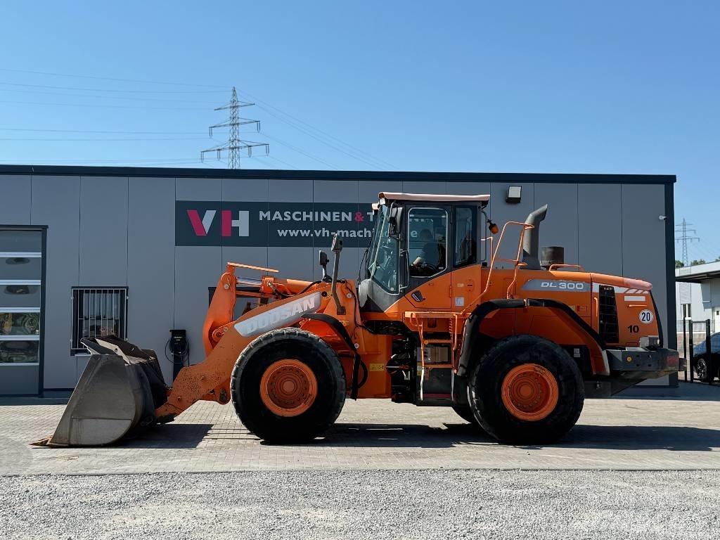 Doosan DL 300-3 Колесни товарачи