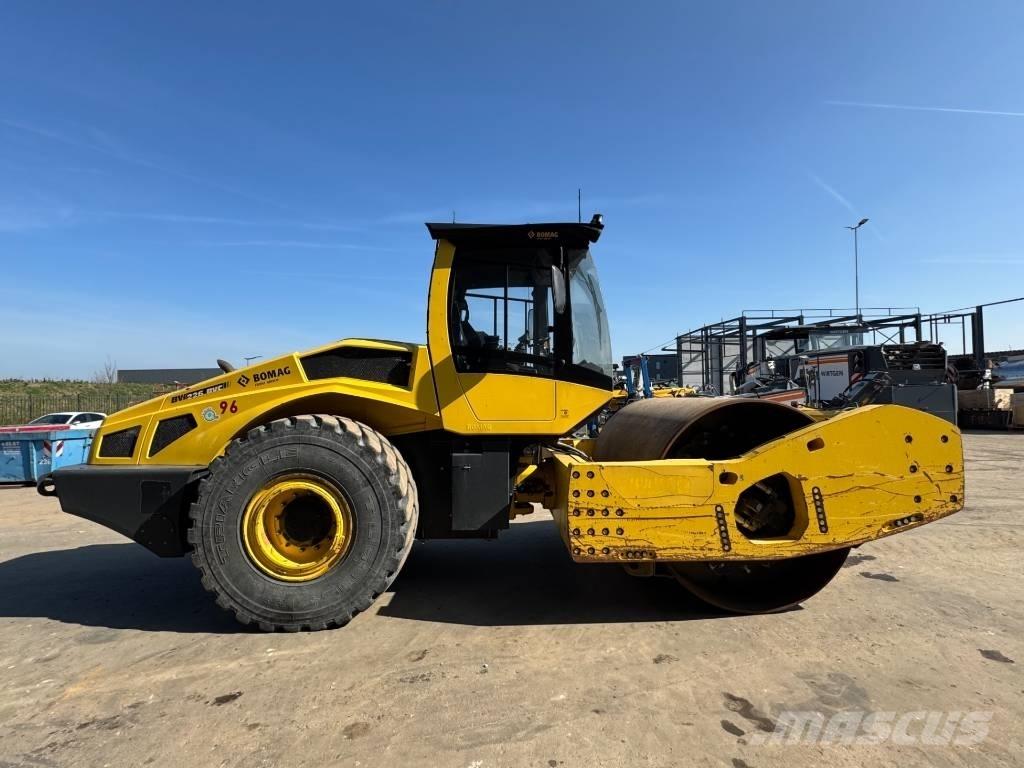 Bomag BW 226 BVC-5 Еднобарабанни ролки
