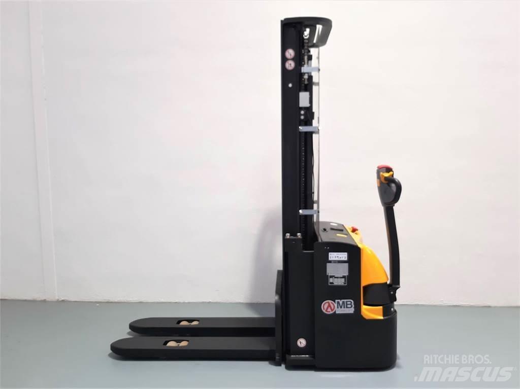  ES16 16WA 3F500 Колички високоповдигачи с теглич