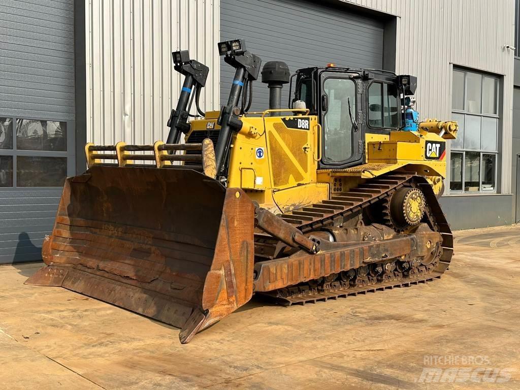 CAT D8R Верижни булдозери
