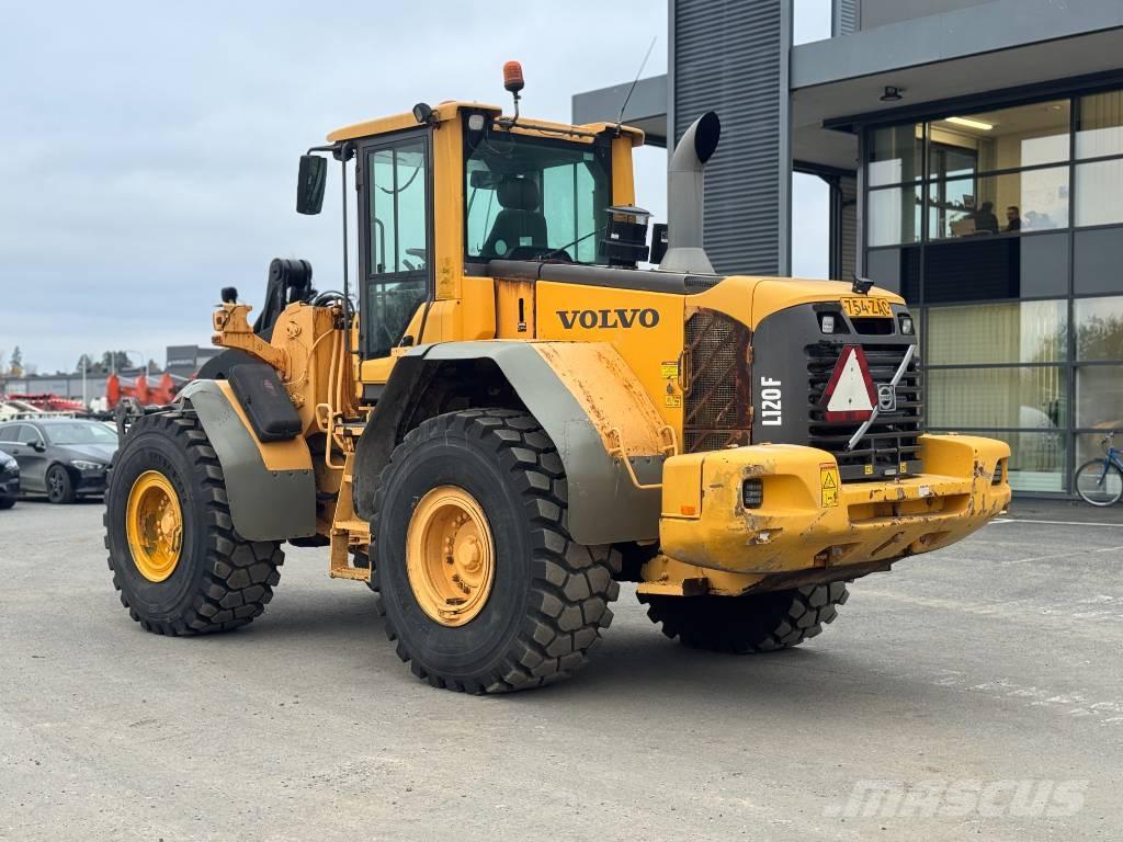 Volvo L 120 F Колесни товарачи