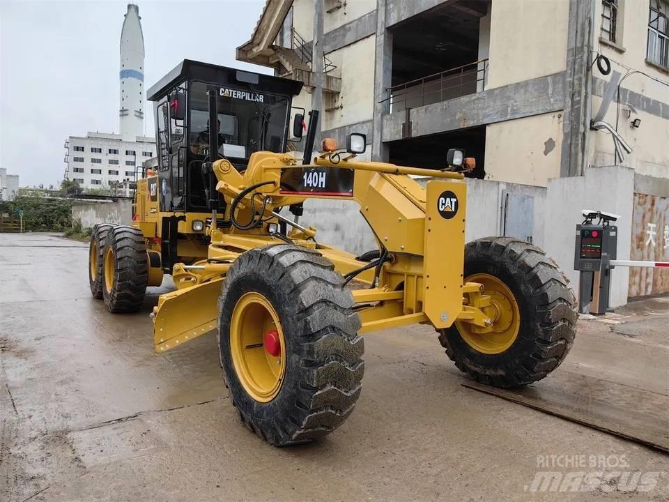 CAT 140H Грейдери