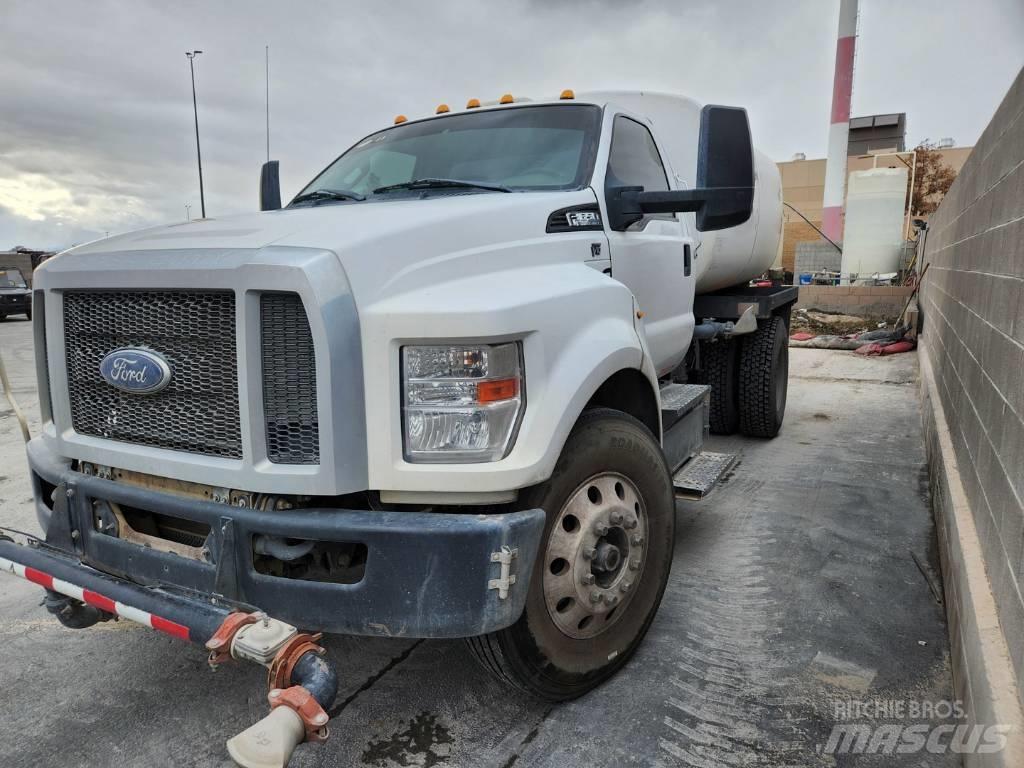 Ford F 650 Цистерни за вода
