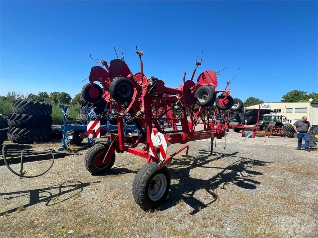 Lely Lotus 900 Гребла и сенообръщачки