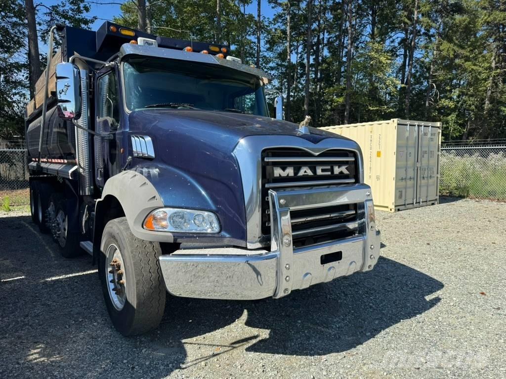 Mack GU813 Самосвал