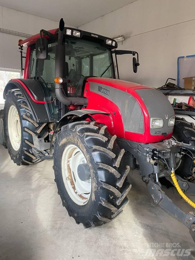 Valtra N 101 Трактори
