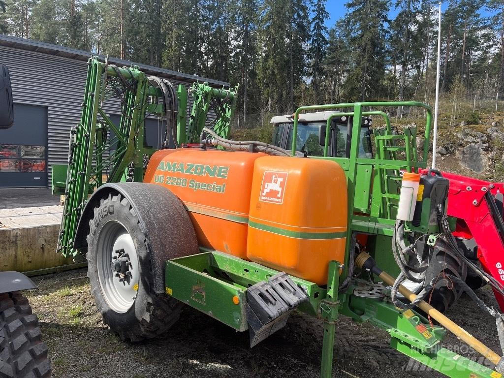Amazone UG 2200 Прикачни пръскачки
