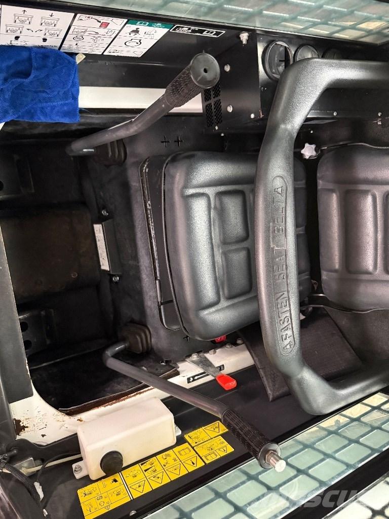 Bobcat S 16 Мини товарачи
