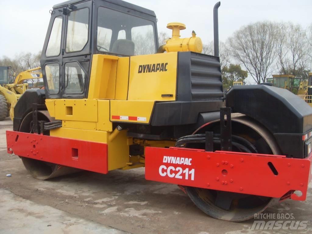 Dynapac CC 211 Двойни барабанни ролки
