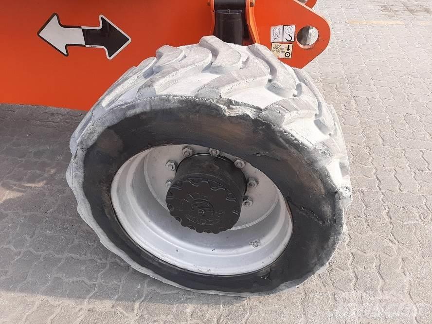 JLG 800AJ Съчленени стрелови подемници
