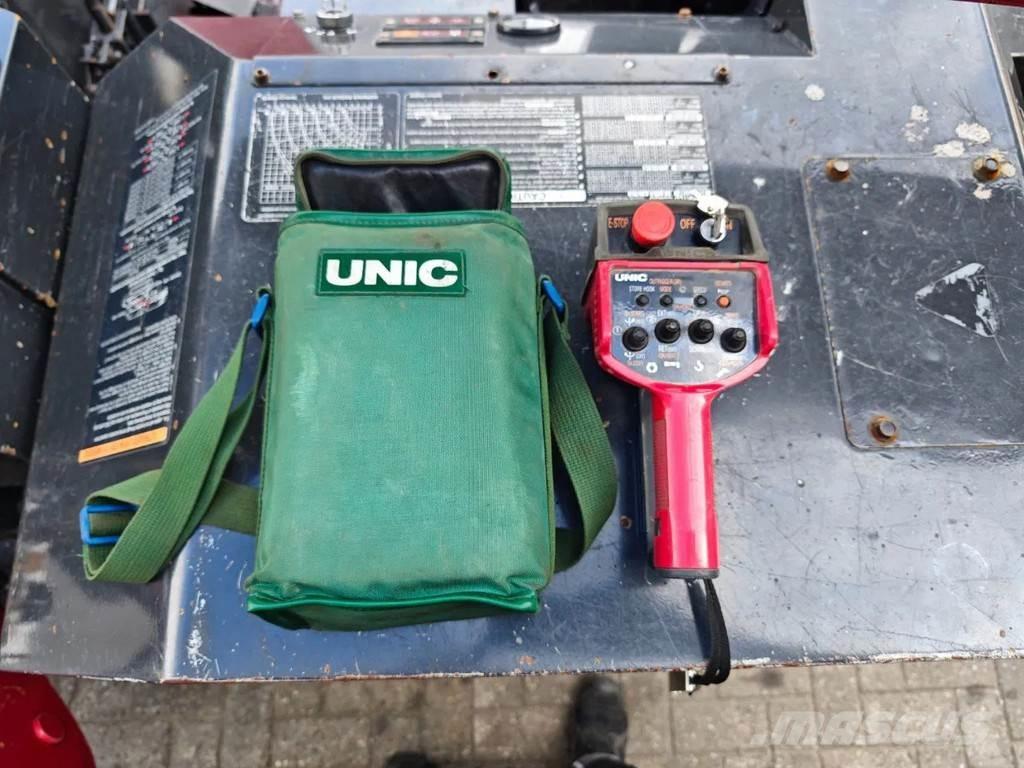 Unic URW 506 CDE Верижни кранове
