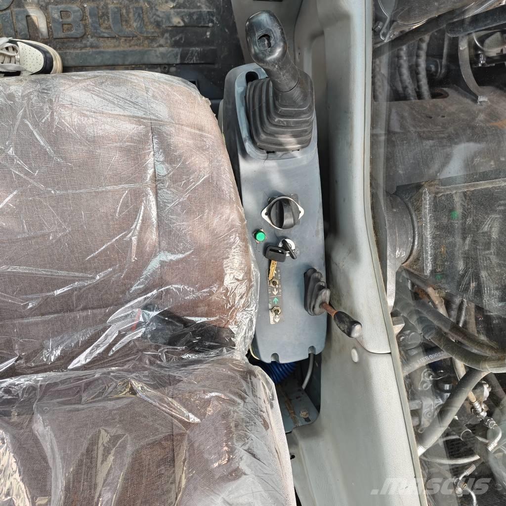 Hyundai R 150 W Колесни екскаватори