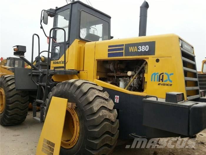 Komatsu WA 380-3 Колесни товарачи
