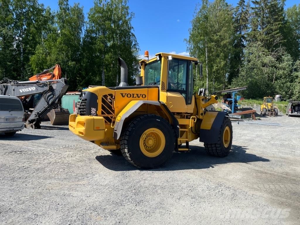 Volvo L 90 F Колесни товарачи