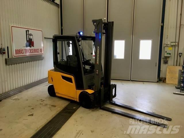 Jungheinrich EFG 320 Електрически вилични кари-повдигачи