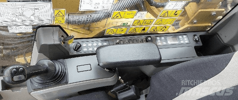 CAT 326F Верижен екскаватор
