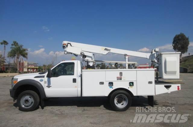 Ford F450 Моторизирани платформи с талига
