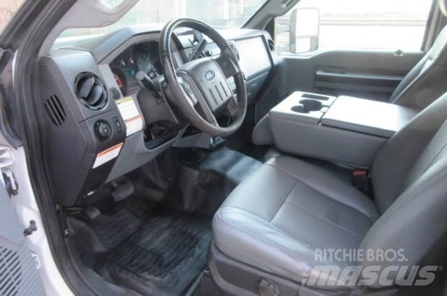Ford F450 Моторизирани платформи с талига