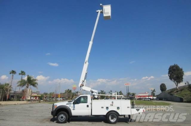 Ford F450 Моторизирани платформи с талига
