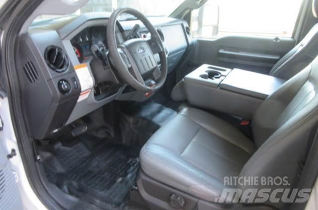 Ford F450 Моторизирани платформи с талига