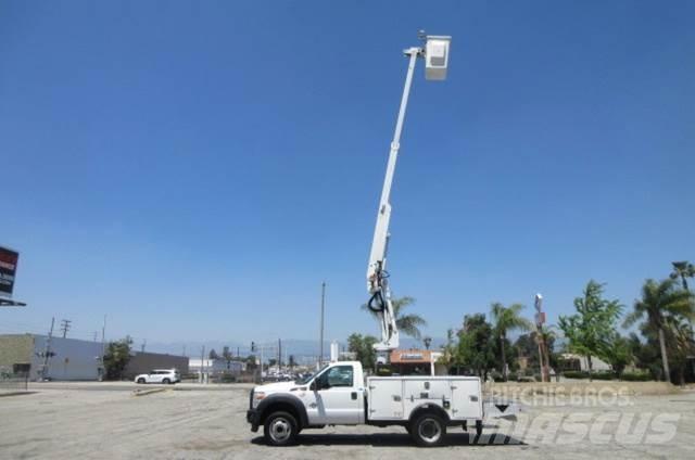 Ford F450 Моторизирани платформи с талига