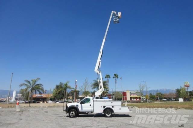 Ford F450 Моторизирани платформи с талига