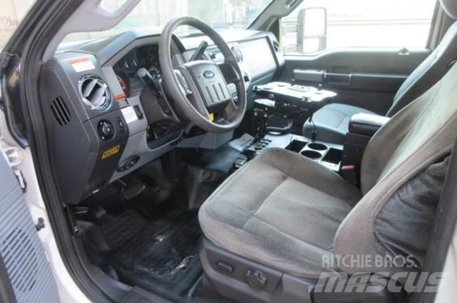 Ford F550 Моторизирани платформи с талига