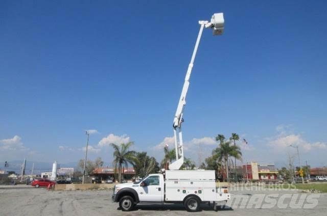Ford F550 Моторизирани платформи с талига