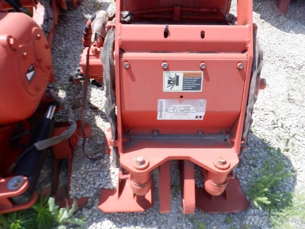 Ditch Witch M530 Плуг