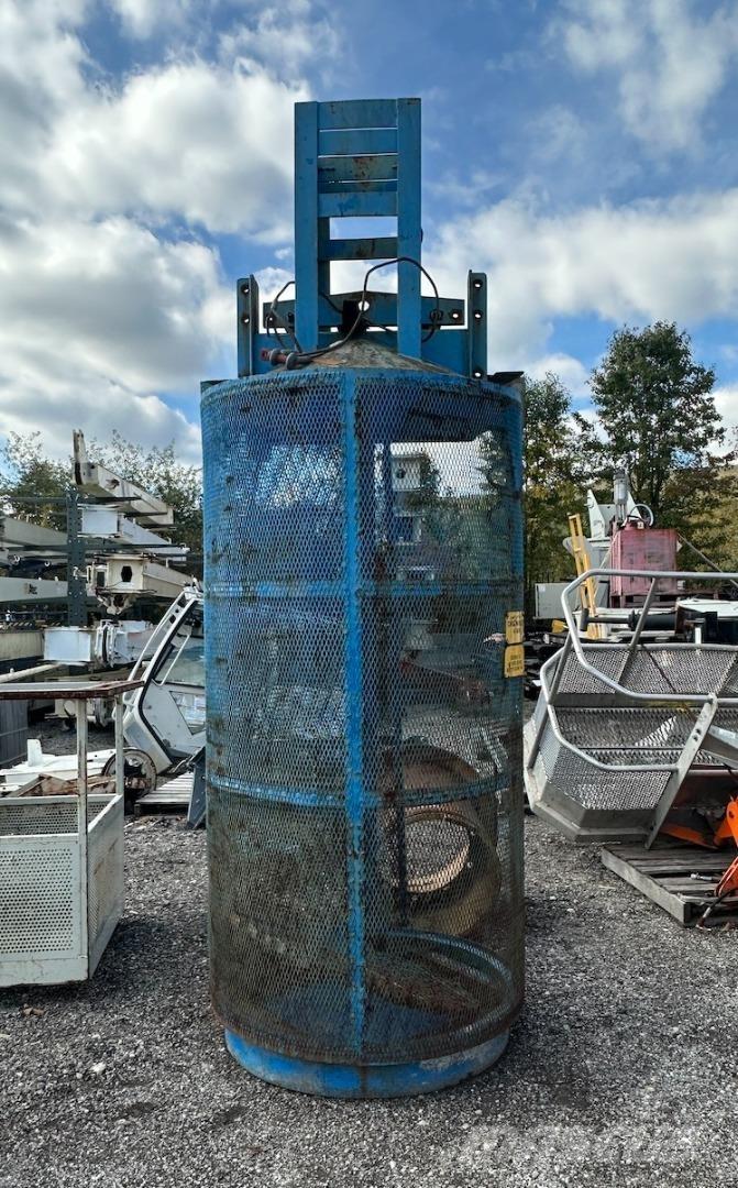  Unknown Части и оборудване за кранове
