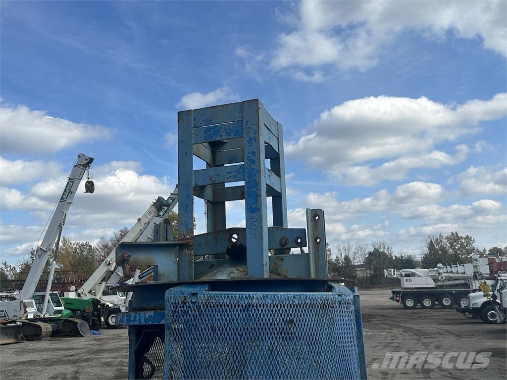  Unknown Части и оборудване за кранове
