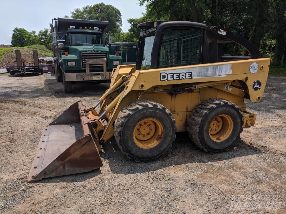 John Deere 328 Мини товарачи
