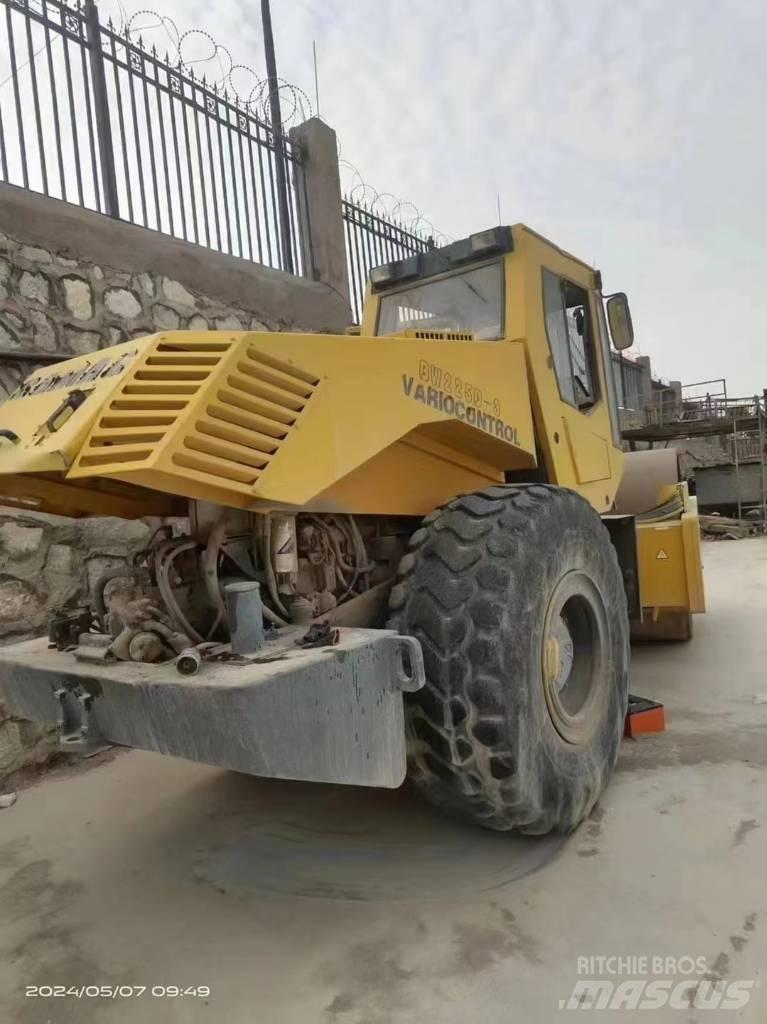 Bomag bw225d-3 Еднобарабанни ролки
