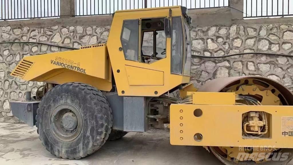 Bomag bw225d-3 Еднобарабанни ролки
