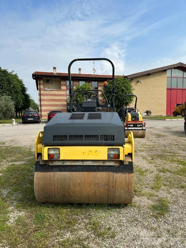 Bomag BW 138 AD Двойни барабанни ролки
